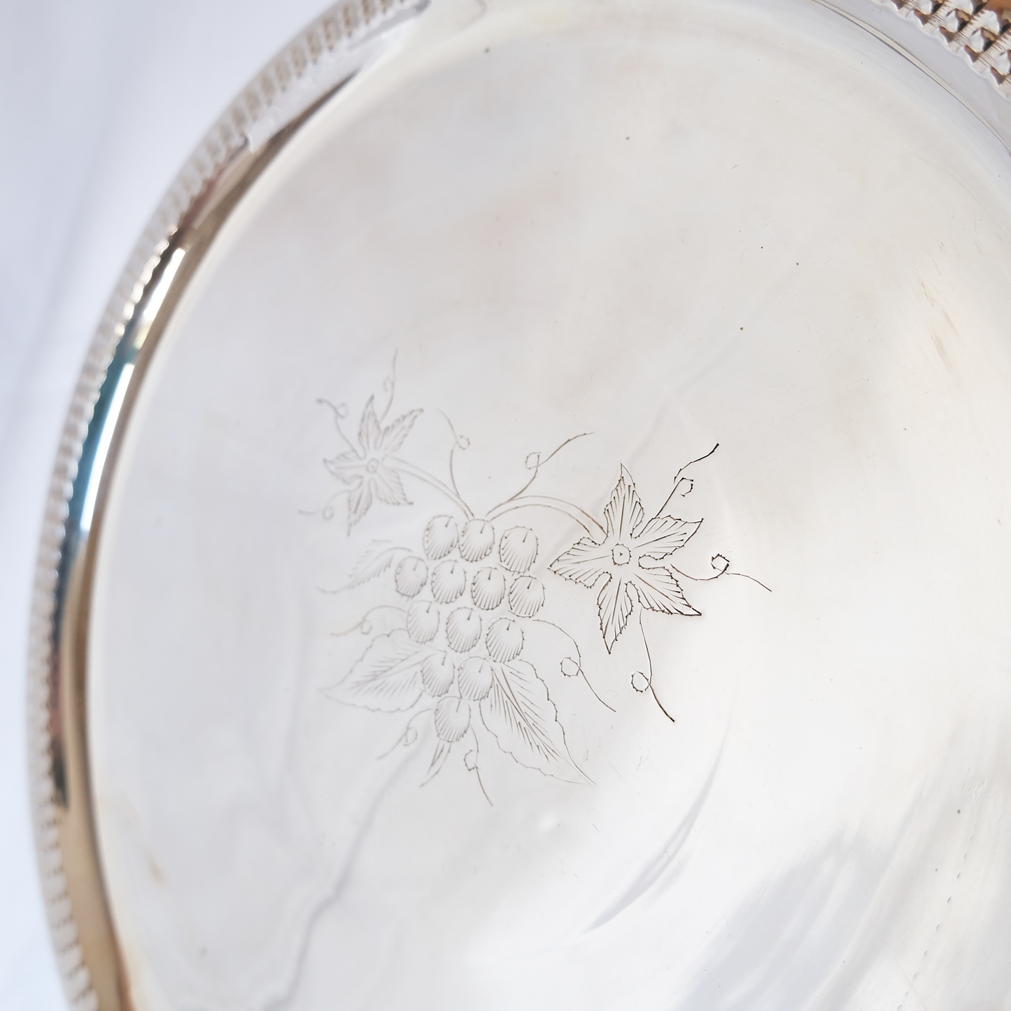 צלחת הגשה עגולה | נחושת מצופה כסף