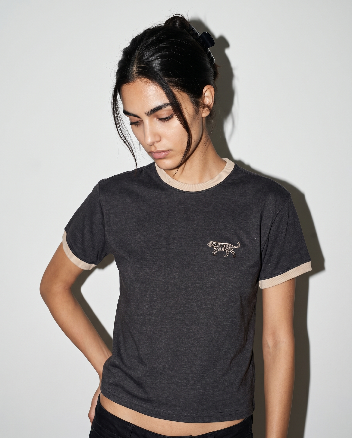 Contour T Dark grey