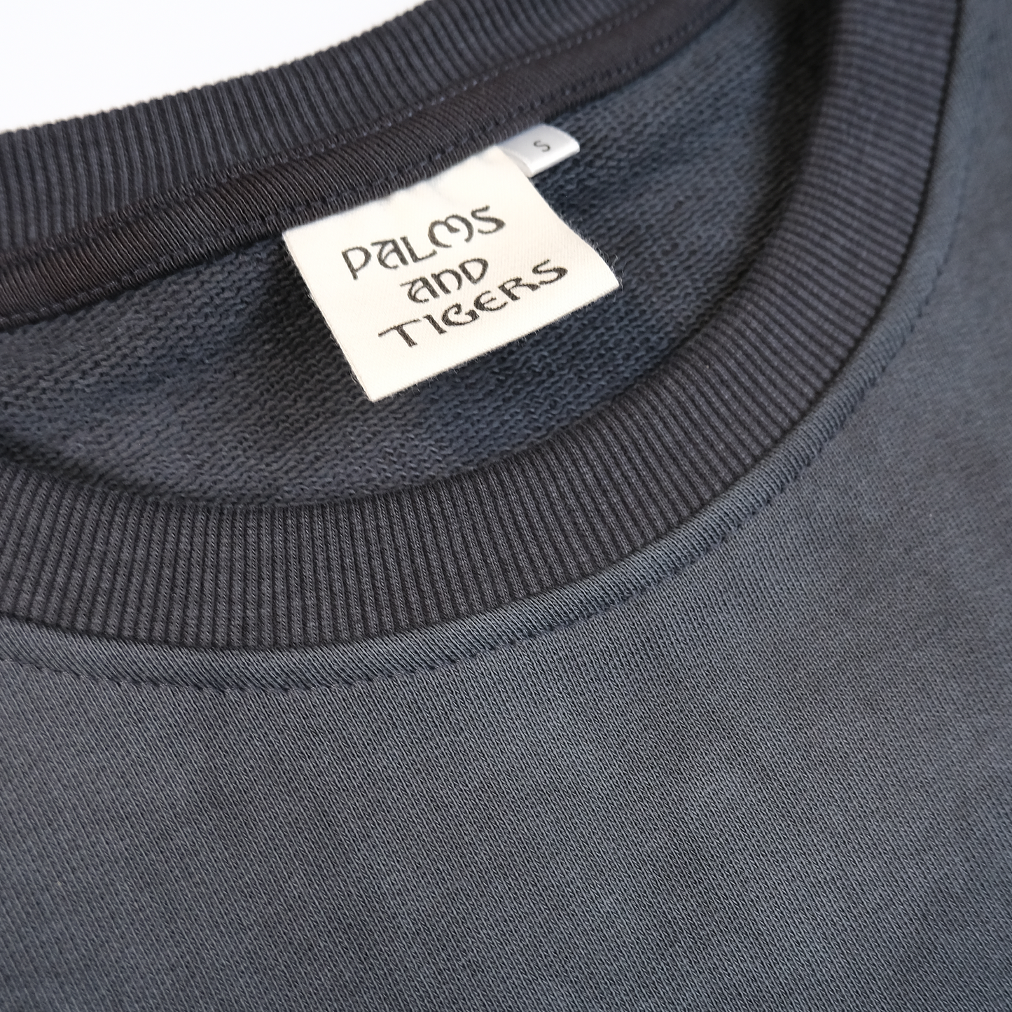 Tiger Sweater | Relaxed fit | Vintage Washed Navy