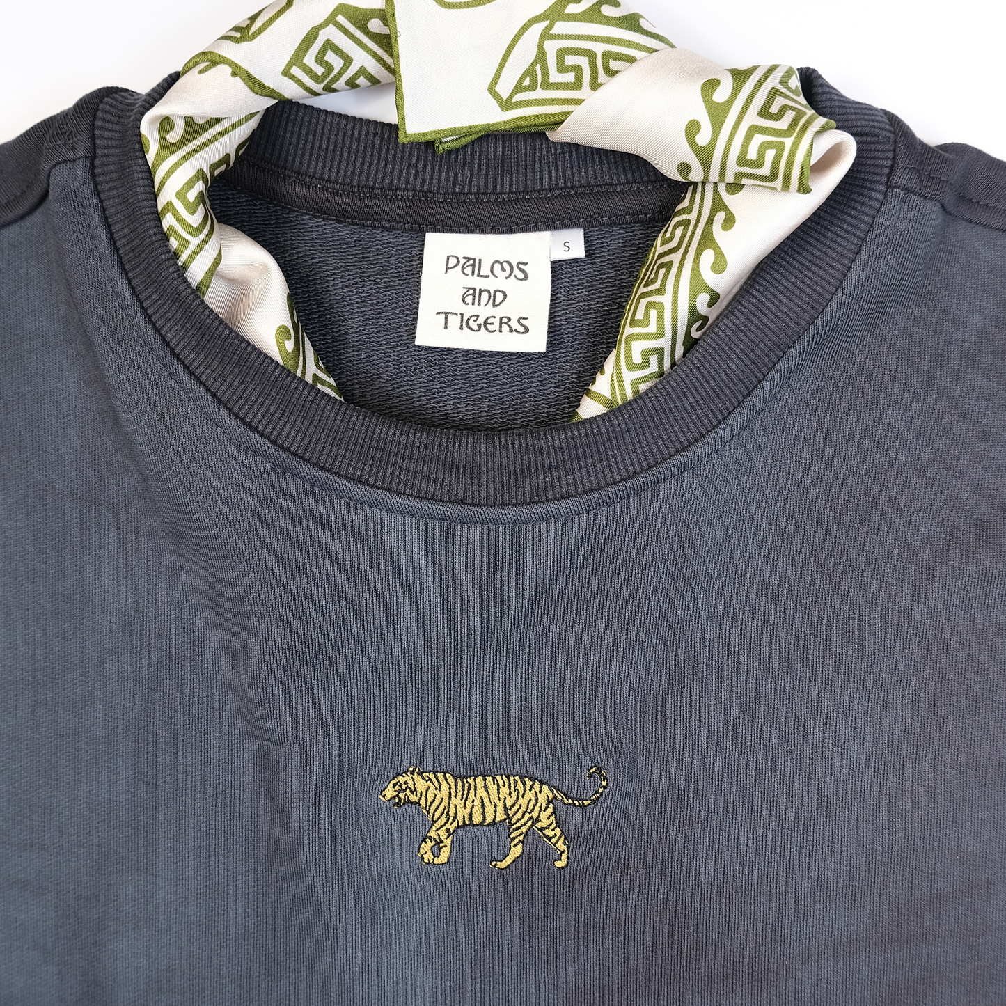 Tiger Sweater | Relaxed fit | Vintage Washed Navy