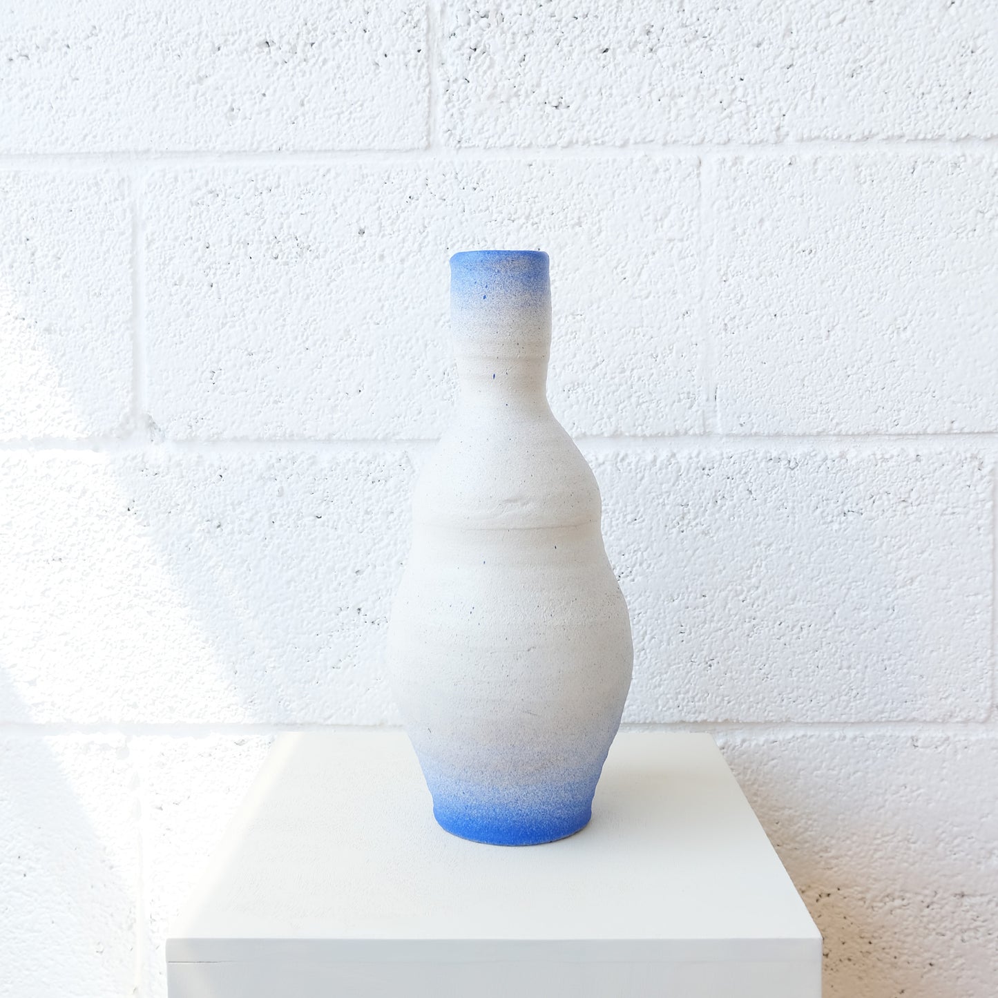 Gradient vase ivory blue